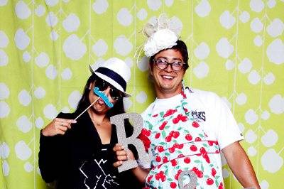 love{struck} | a photo lounge & Vintage Lawn Games