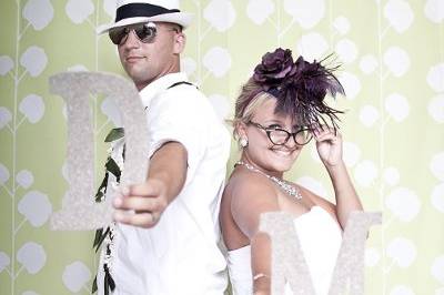 love{struck} | a photo lounge & Vintage Lawn Games