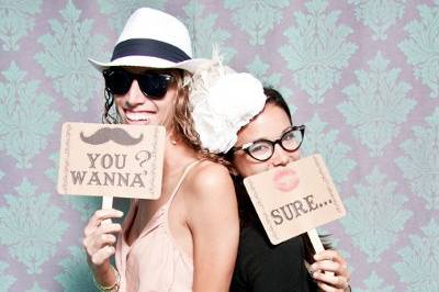 love{struck} | a photo lounge & Vintage Lawn Games
