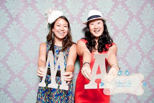 love{struck} | a photo lounge & Vintage Lawn Games