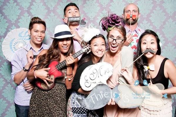 love{struck} | a photo lounge & Vintage Lawn Games