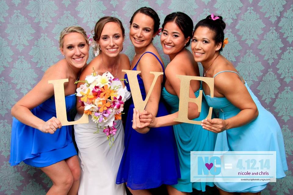 love{struck} | a photo lounge & Vintage Lawn Games