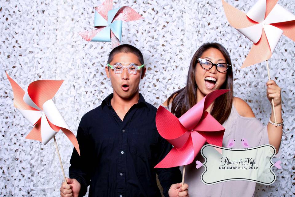 love{struck} | a photo lounge & Vintage Lawn Games
