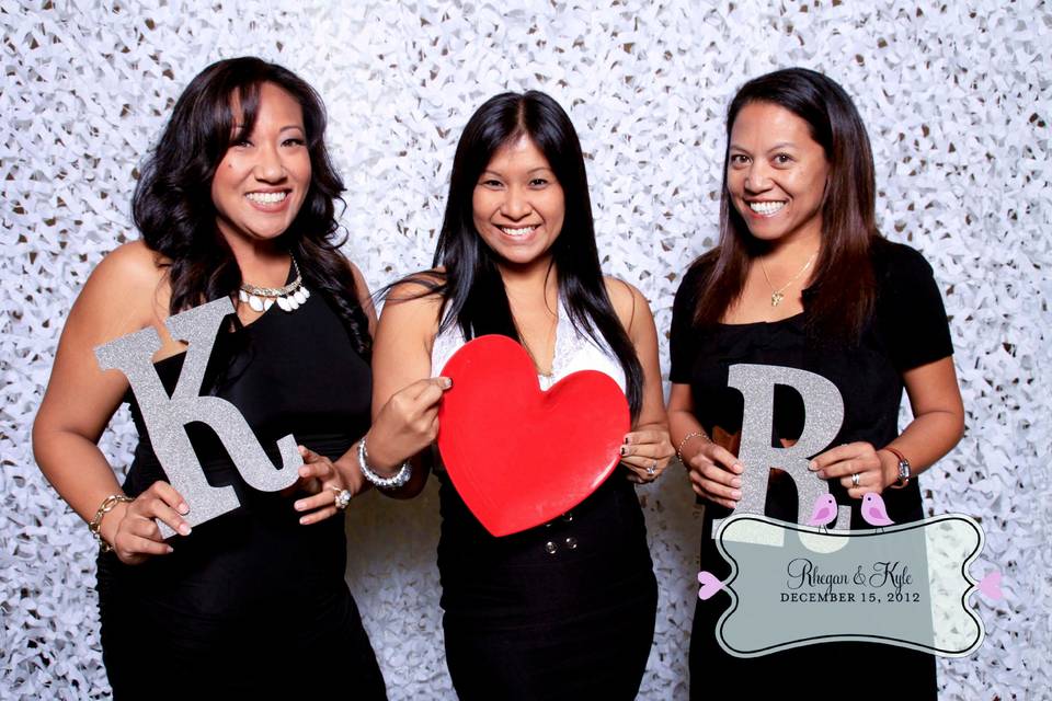 love{struck} | a photo lounge & Vintage Lawn Games