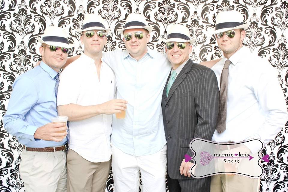 love{struck} | a photo lounge & Vintage Lawn Games