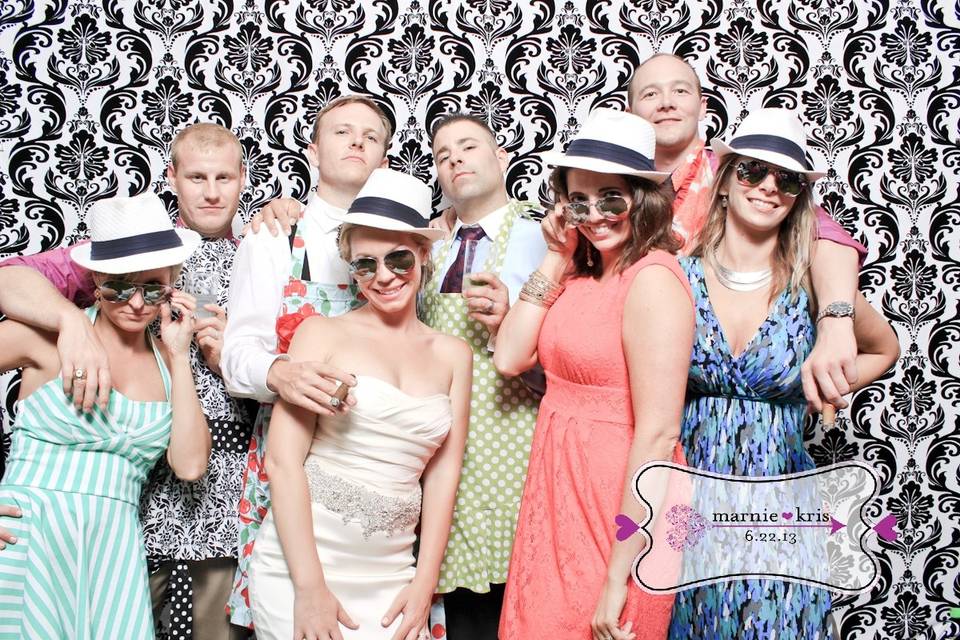 love{struck} | a photo lounge & Vintage Lawn Games
