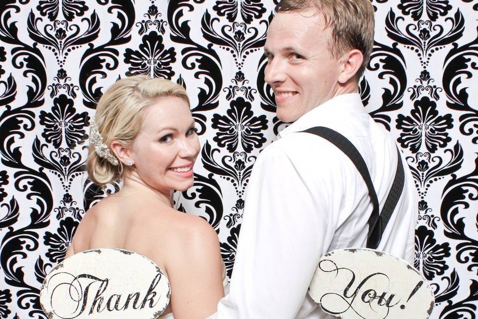 love{struck} | a photo lounge & Vintage Lawn Games