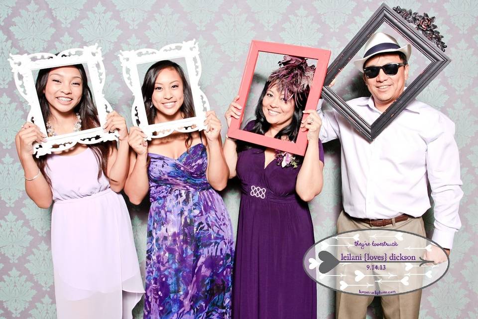 love{struck} | a photo lounge & Vintage Lawn Games