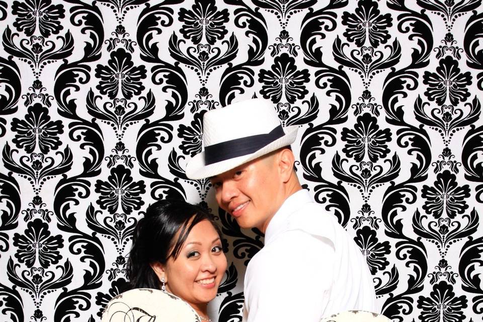 love{struck} | a photo lounge & Vintage Lawn Games