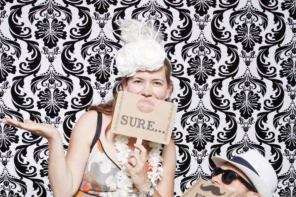 love{struck} | a photo lounge & Vintage Lawn Games