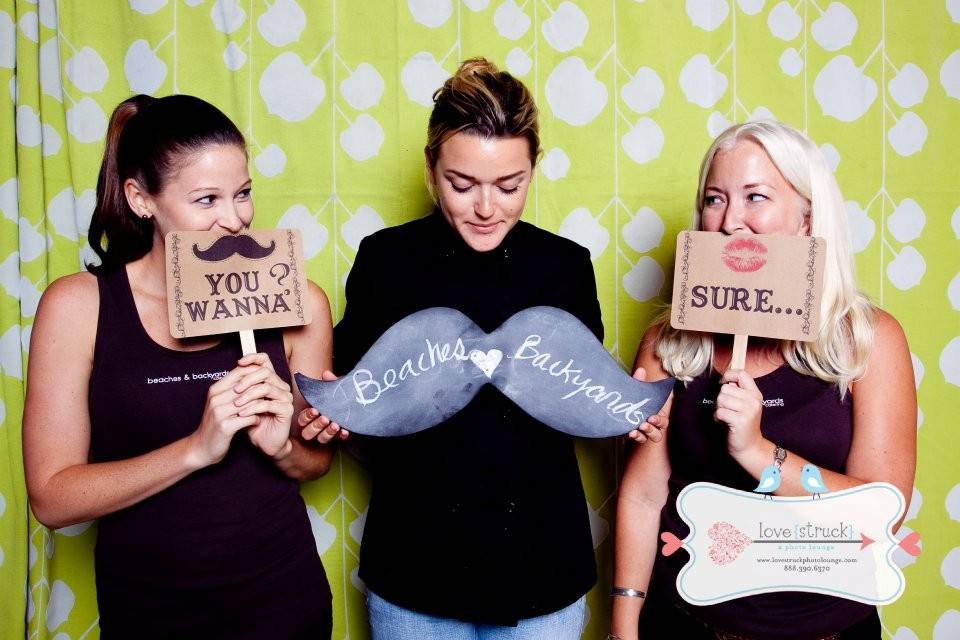love{struck} | a photo lounge & Vintage Lawn Games