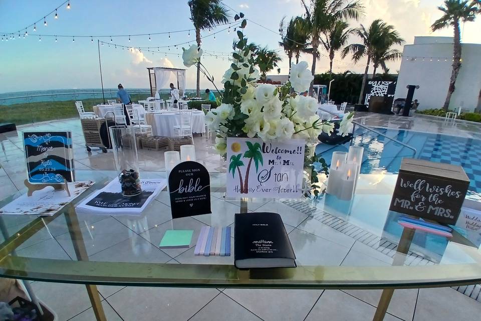 Center piece