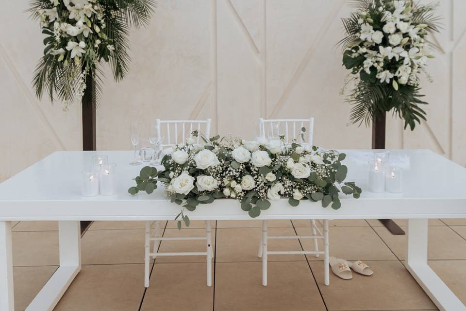 Sweetheart Table -Belvue Roof