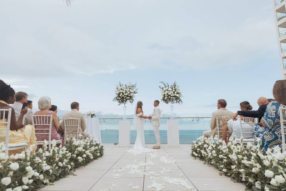 Couple ceremony- Amare Roof T