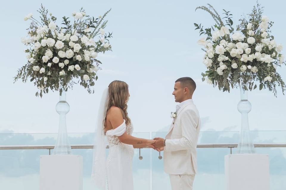 Couple ceremony- Amare Roof T