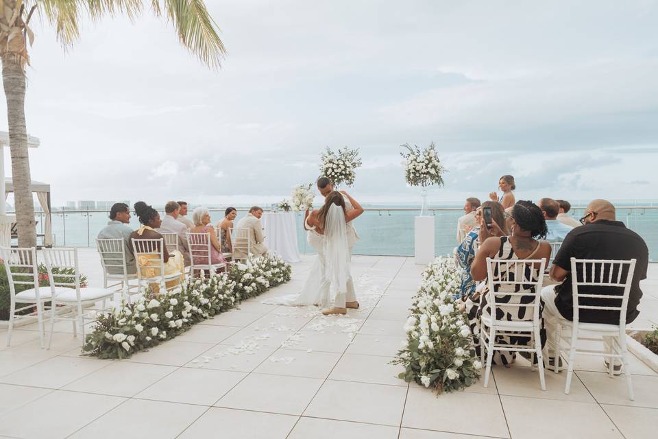 Couple ceremony- Amare Roof T