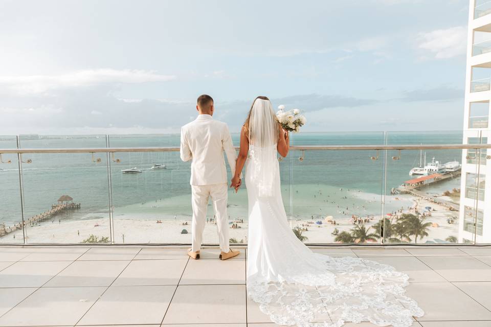 Couple-Amare Roof top