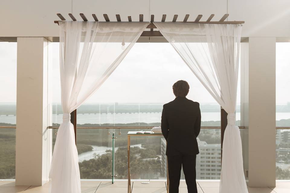 Bride Entrabce-Belvue Roof Top