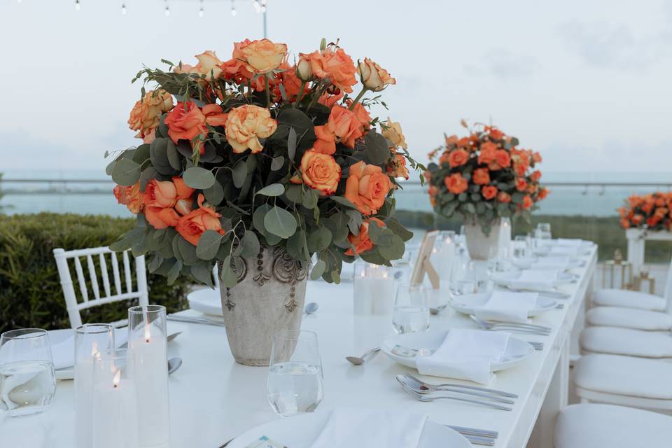 Sweet Heart Table- Amare Roof