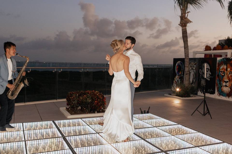 Party - Amare Roof Top