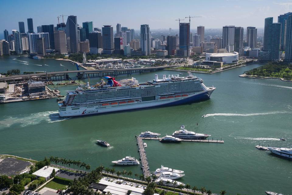 Carnival sailing from Miami