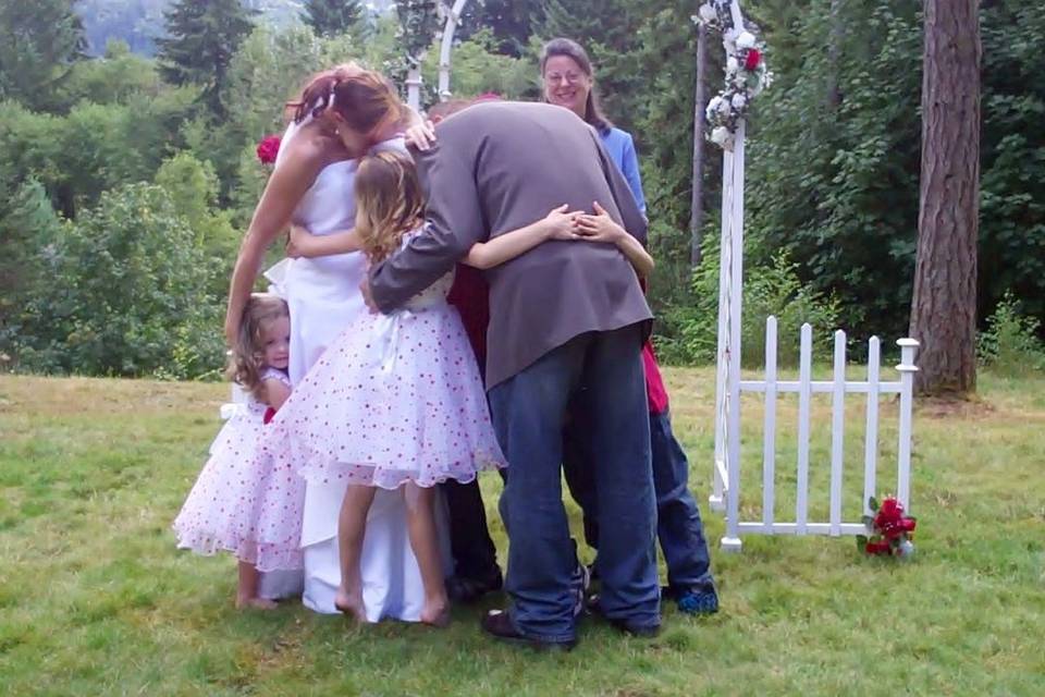 New Dooley Family HUG! Carean & Jeff were married in a lovely outdoor setting in Woodland, WA! Thank you for giving me the opportunity to help make your Wedding Day special!