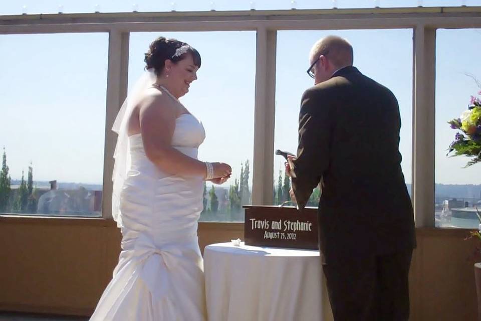 Stephanie & Travis included a 'Love Letter' ceremony in their Wedding at the Red Lion Hotel in Portland, OR! Stephanie is a very crafty young lady who made all of their Wedding items!