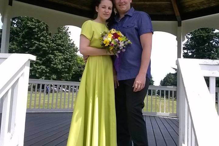 Julia and Vadim Barlamov had a beautiful Wedding at the historic Fort Vancouver gazebo surrounded by all of their closest of family and friends!