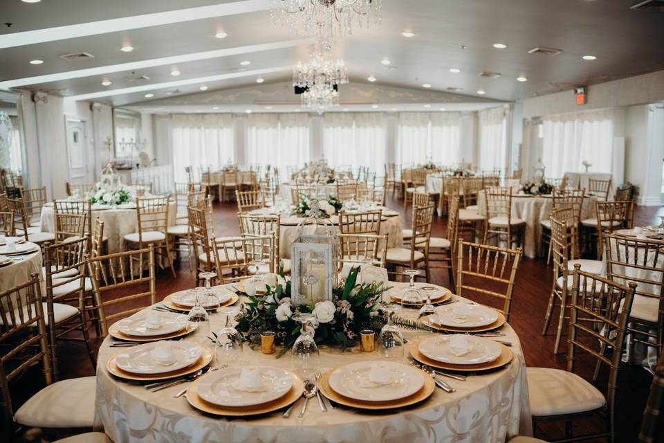 Elegant table scapes