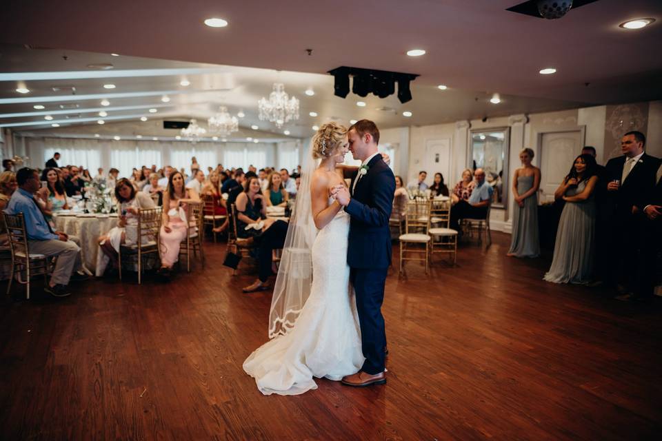 First dance | Lindsey Paradiso