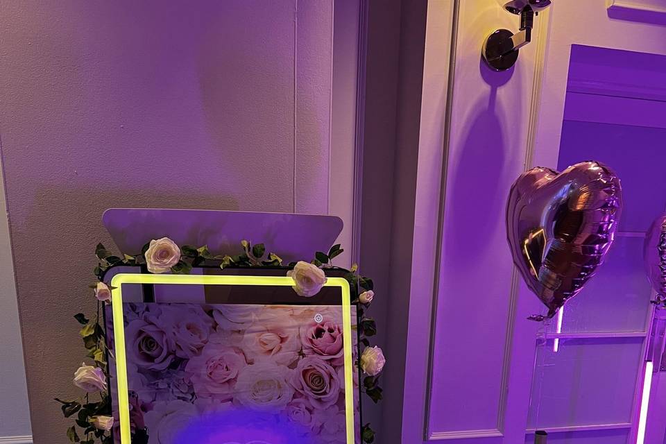 Soft glam mirror booth