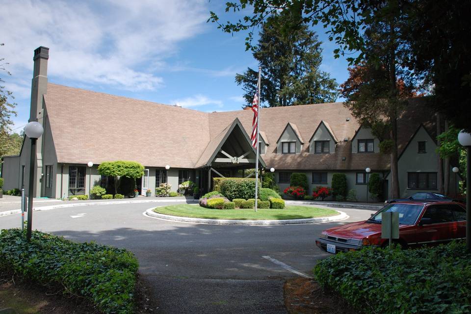 Exterior view of Glen Acres Golf and Country Club