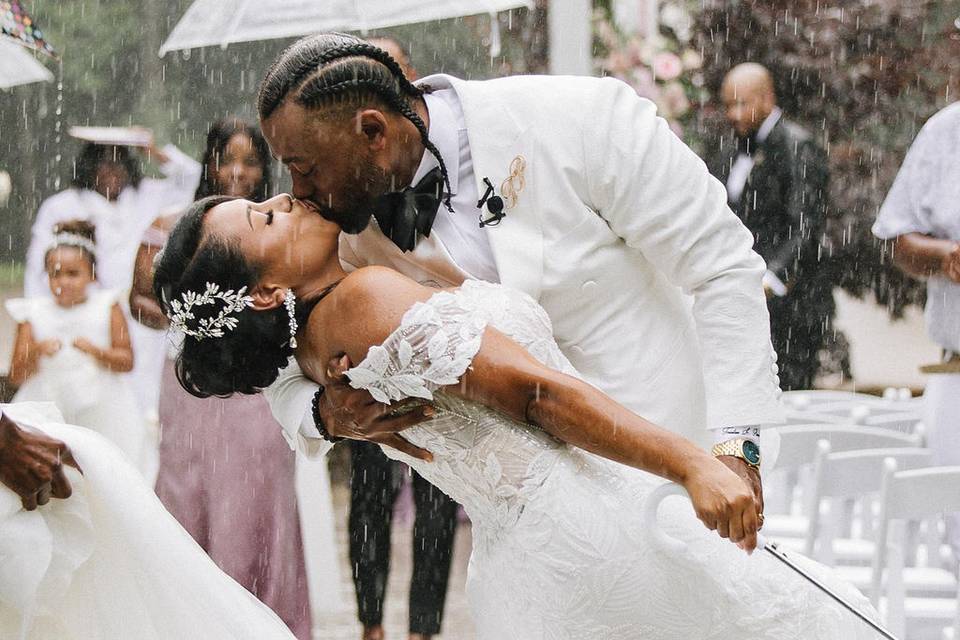 Ceremony during surprise rain