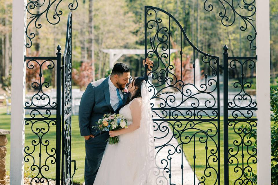 Gate