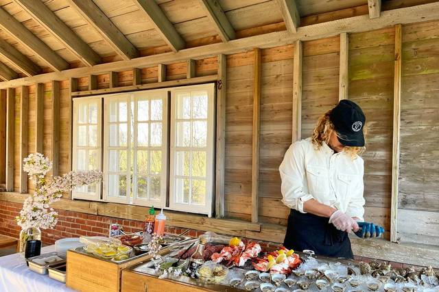 Wellfleet Raw Bars