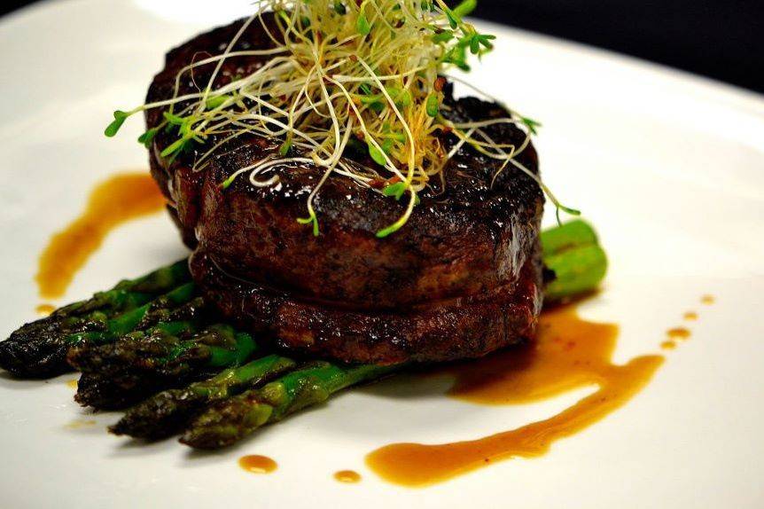 Steak and asparagus