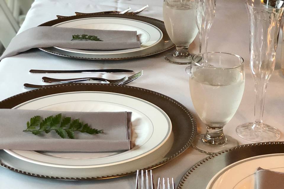 Place settings available