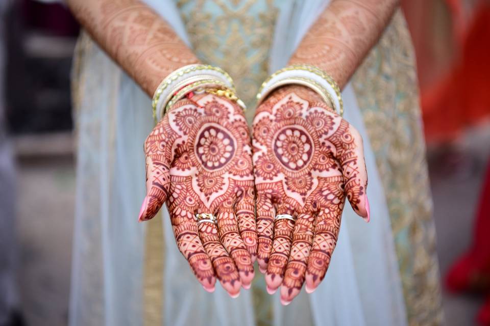 Henna, bride