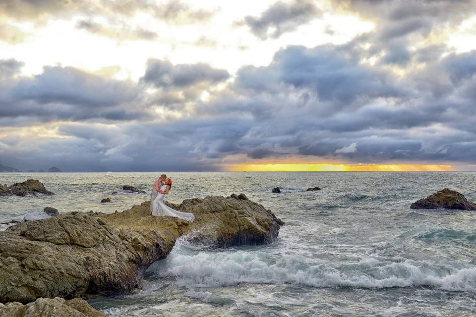 Trash the dress photo shooting