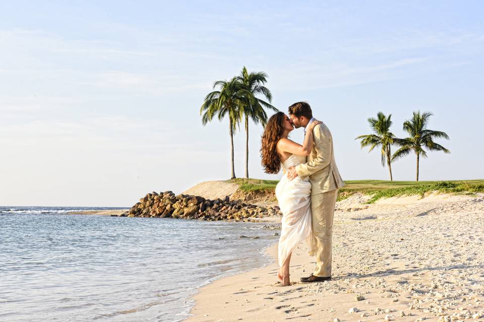 River and beach couple picture