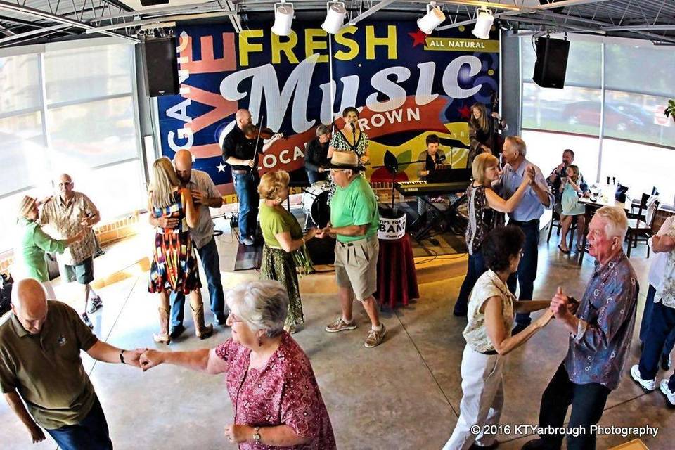 Lady Be Good, Western Swing meets jazz quintet, at Central Market, Austin, TX. Photo by Kim Yarbrough.