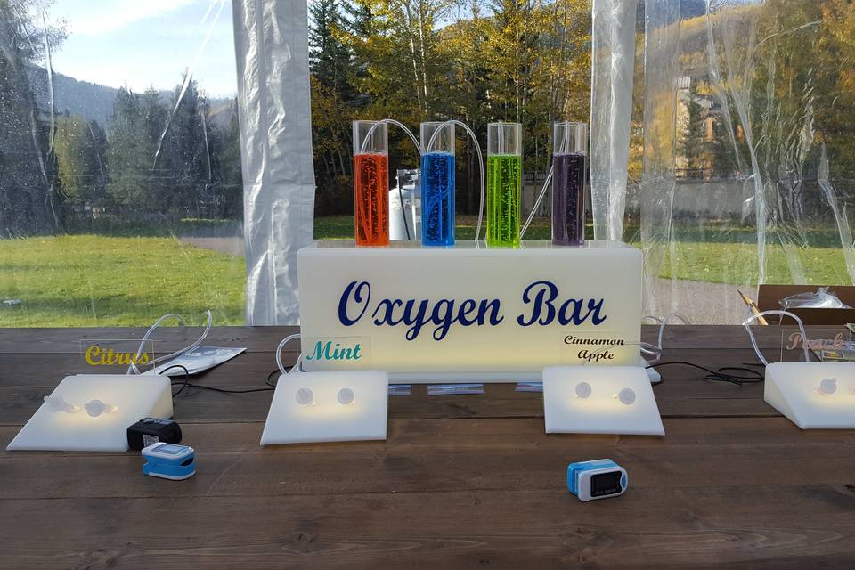 Lighted oxygen bar displays