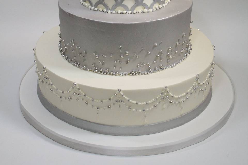 White and grey cake