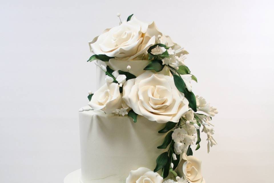 Cascading White RC Roses