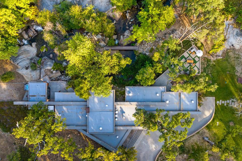 Lawn and Guest Quarters
