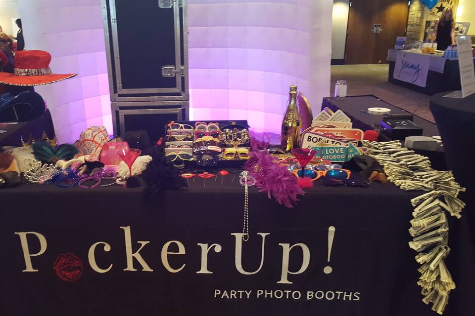 Pucker Up! Party Photo Booths