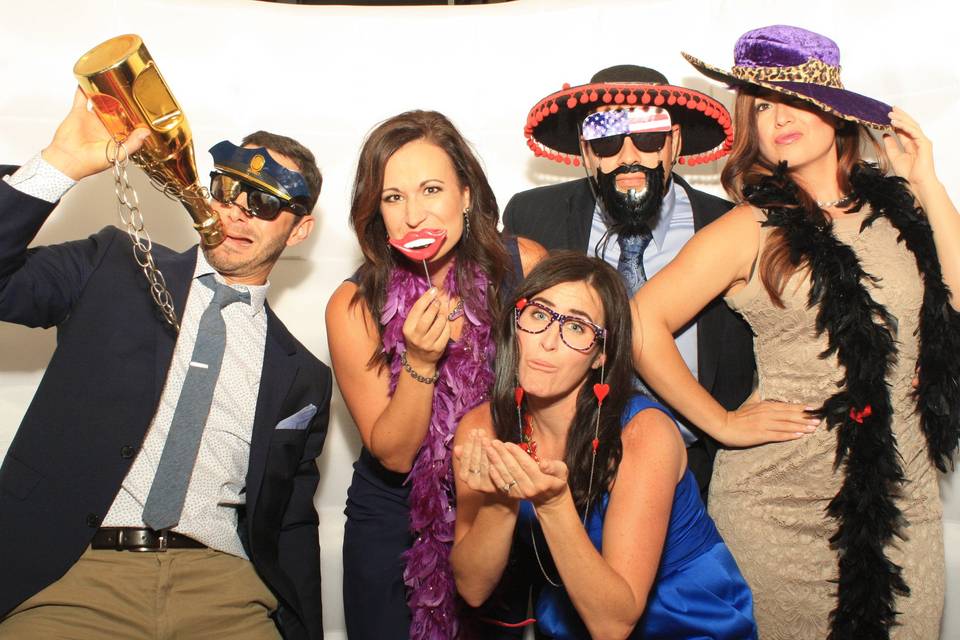 Pucker Up! Party Photo Booths