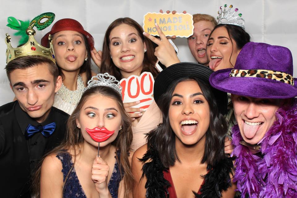 Pucker Up! Party Photo Booths