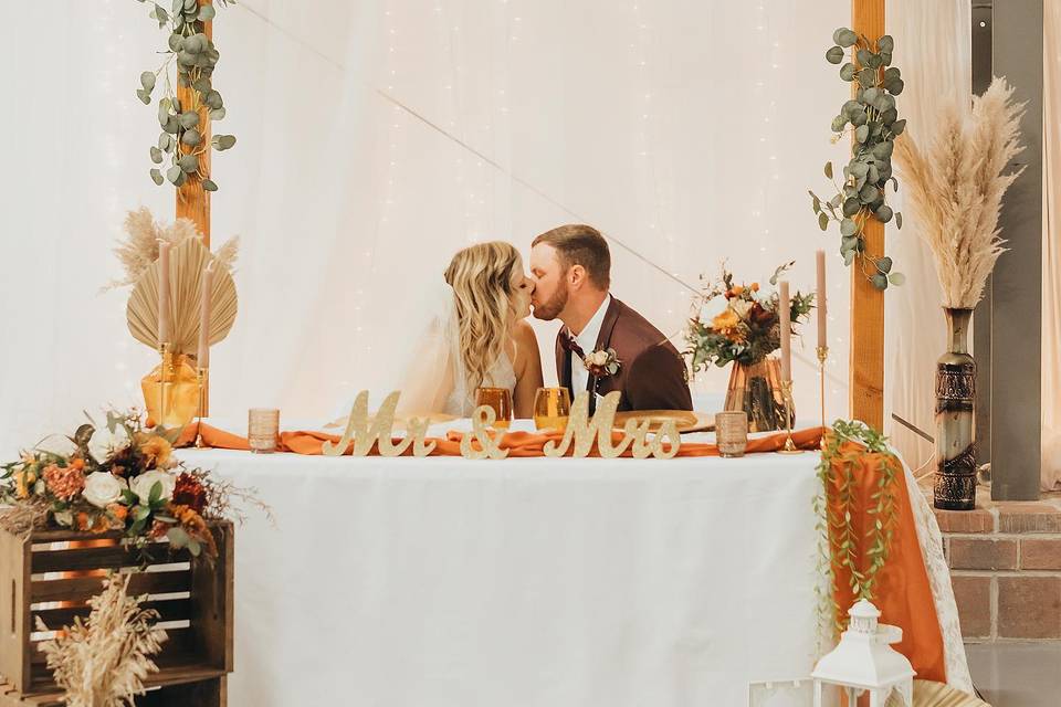 Sweetheart table for couple