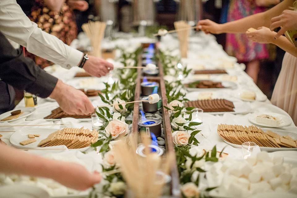 Long table setting